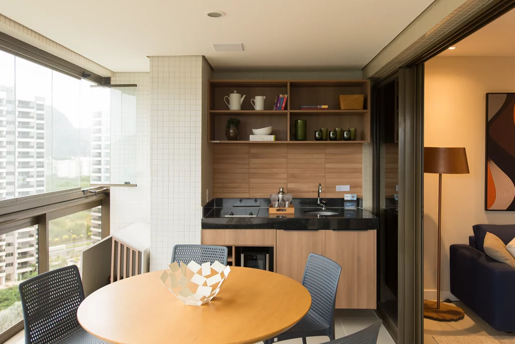 Além da Cama e Sofá: Outros Móveis Multifuncionais Essenciais para Ambientes Reduzidos