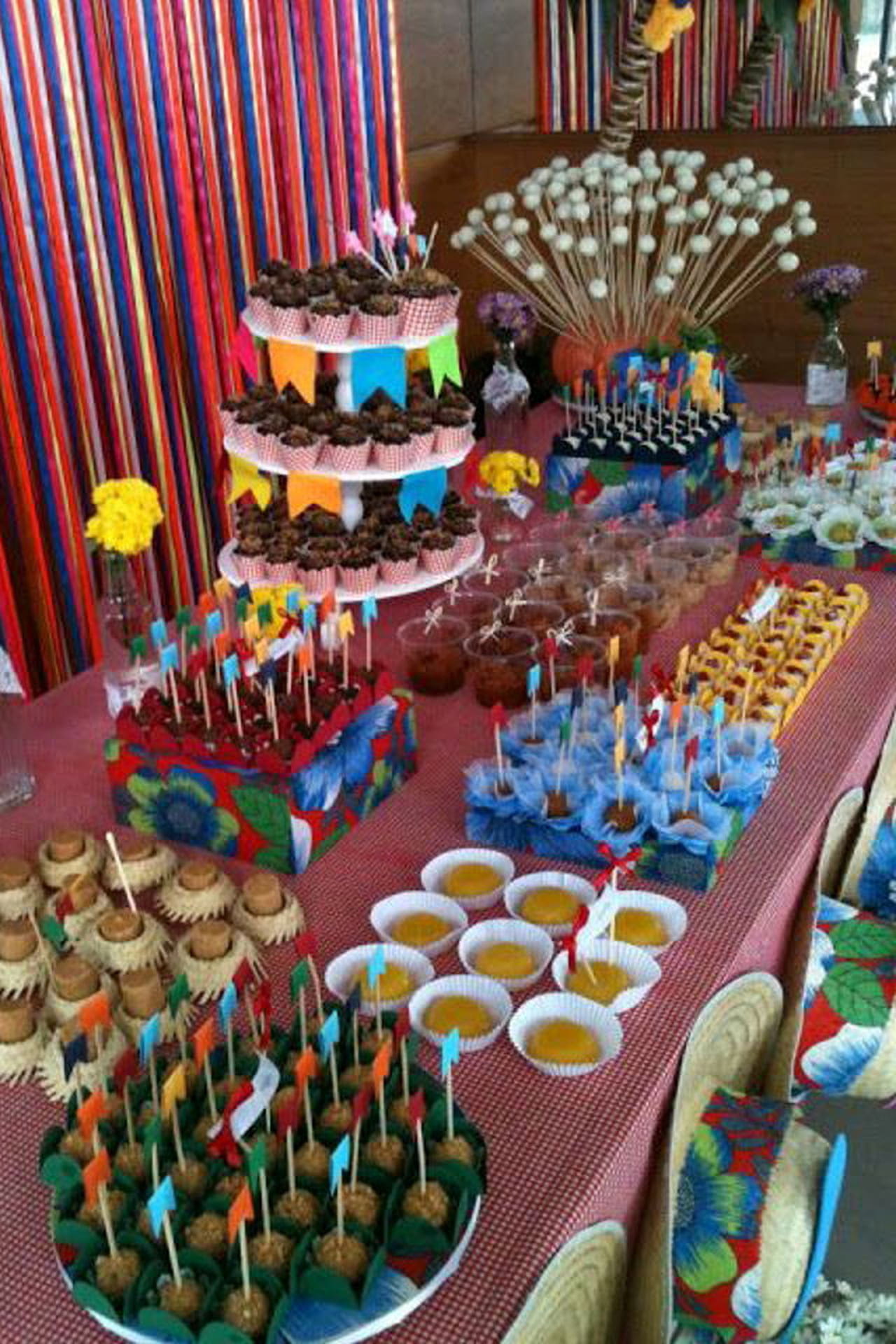 mesa junina para poucos convidados