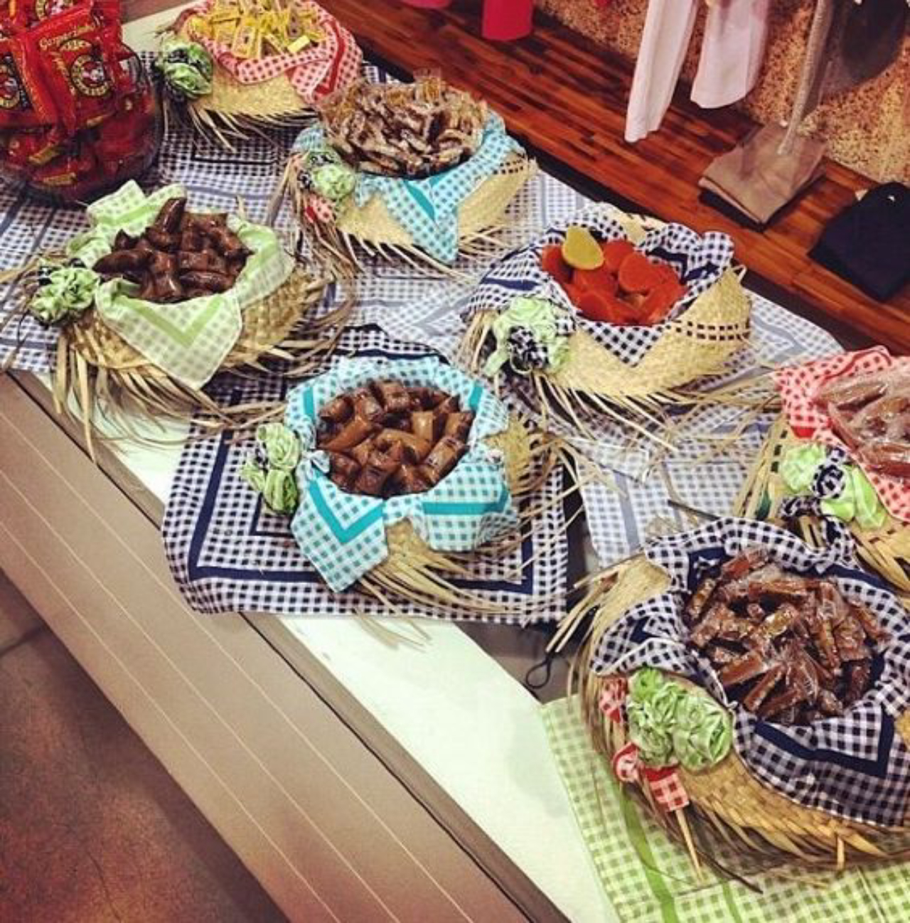 mesa junina para poucos convidados