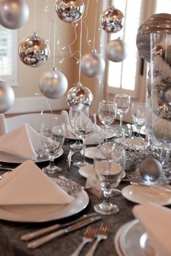 mesa de reveillon decoração com ramos