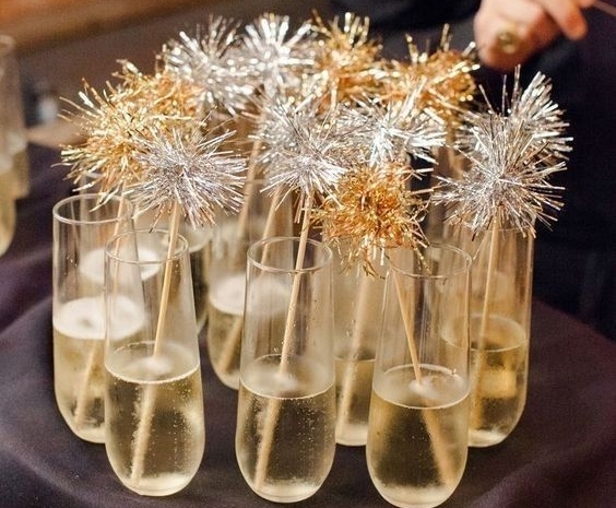mesa de reveillon decoração com balões