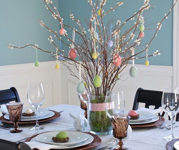 mesa de páscoa simples vs mesa de páscoa elaborada