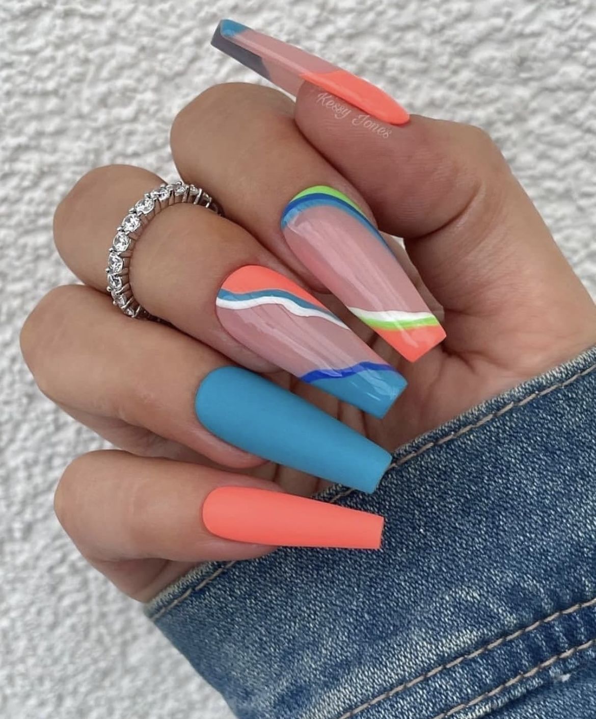 erros comuns ao fazer unhas em gel para o carnaval