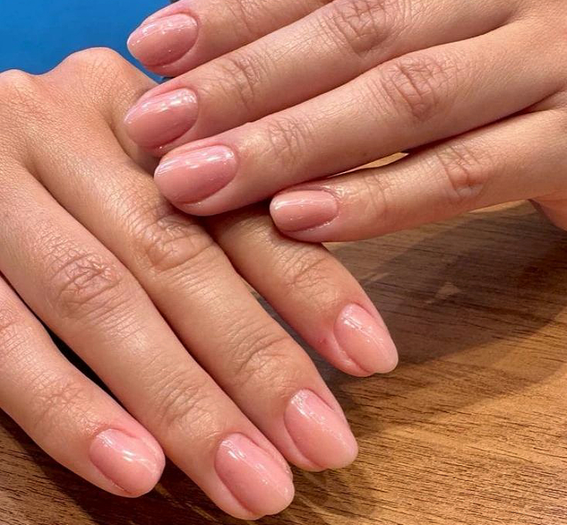 tendência unhas naturais elegância silenciosa