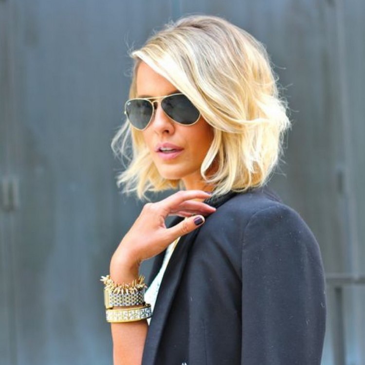 long bob com franja lateral para afinar o rosto