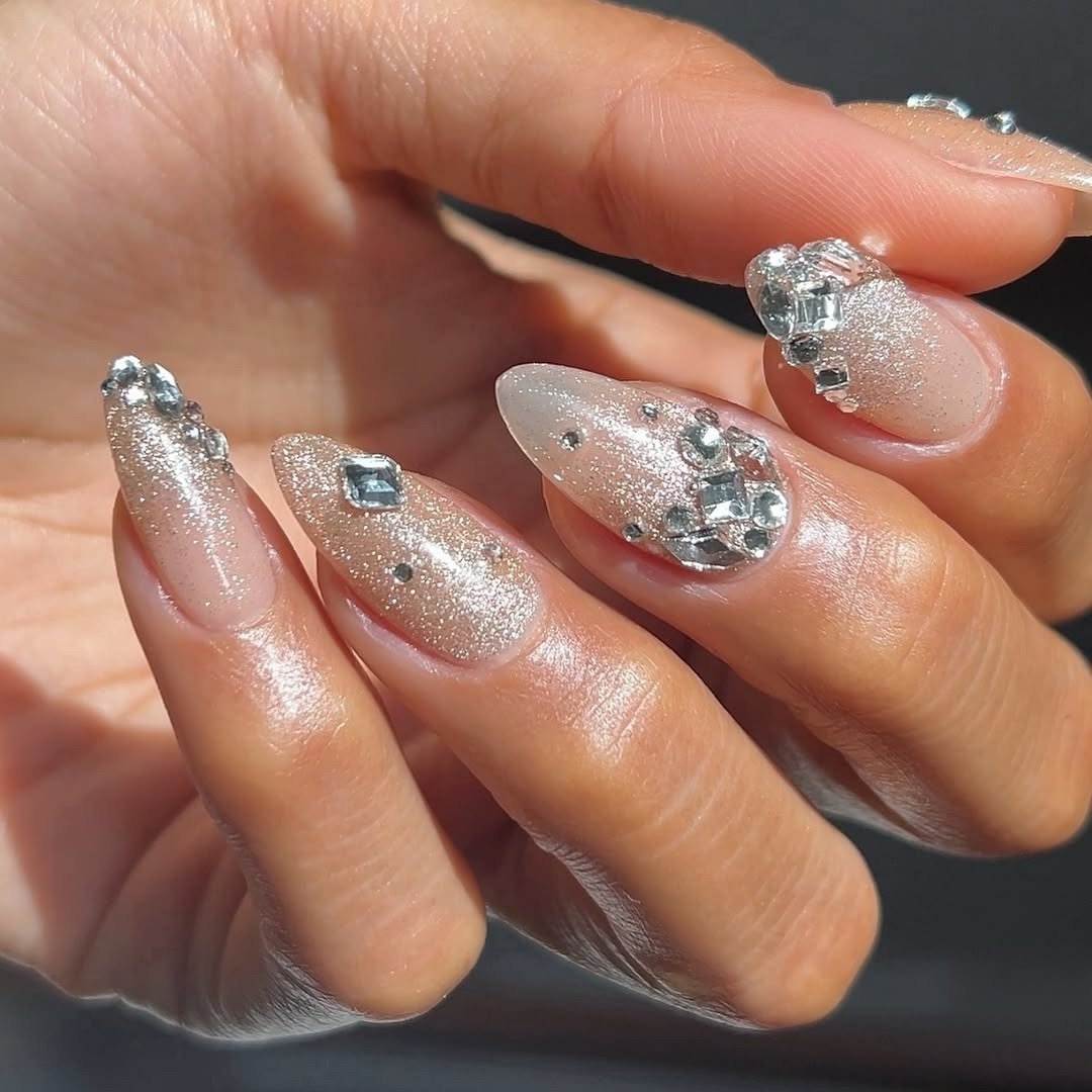 unhas neon carnaval
