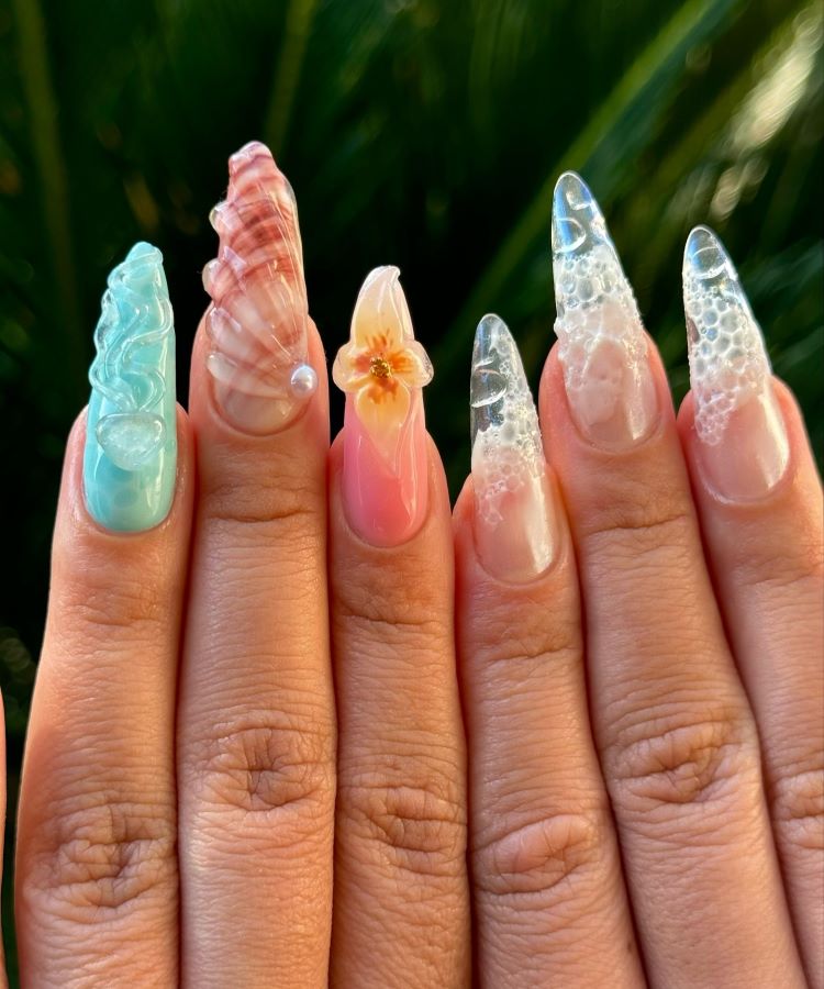 unhas coloridas carnaval