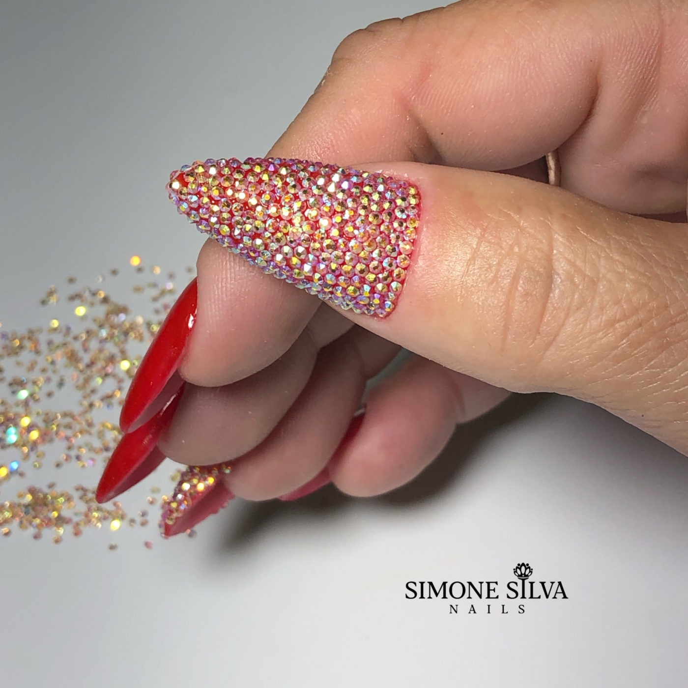tendências unhas amendoadas
