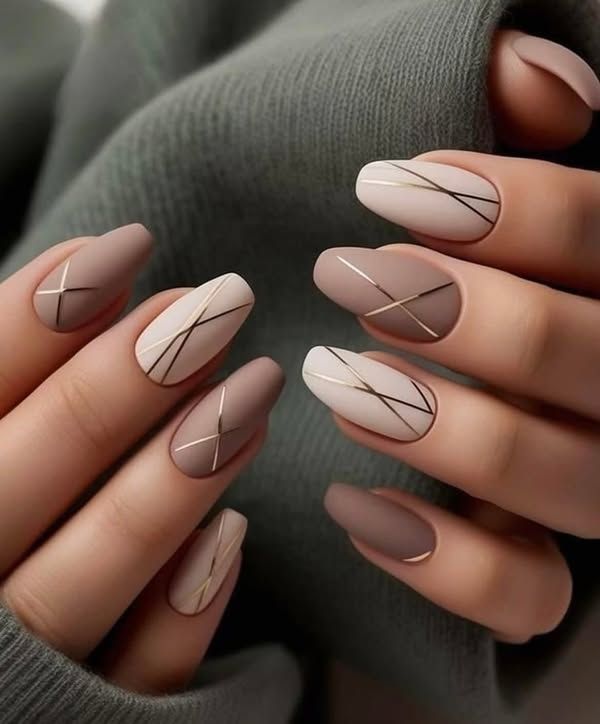 inspiração unhas amendoadas