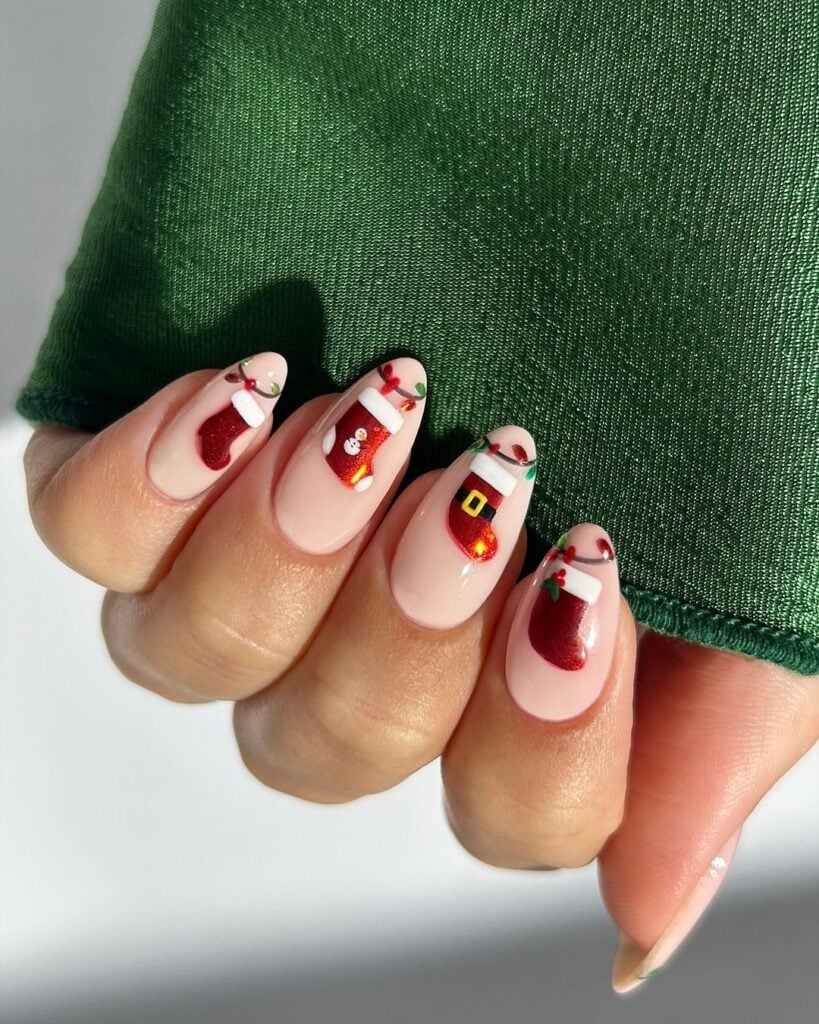 unhas de Natal douradas