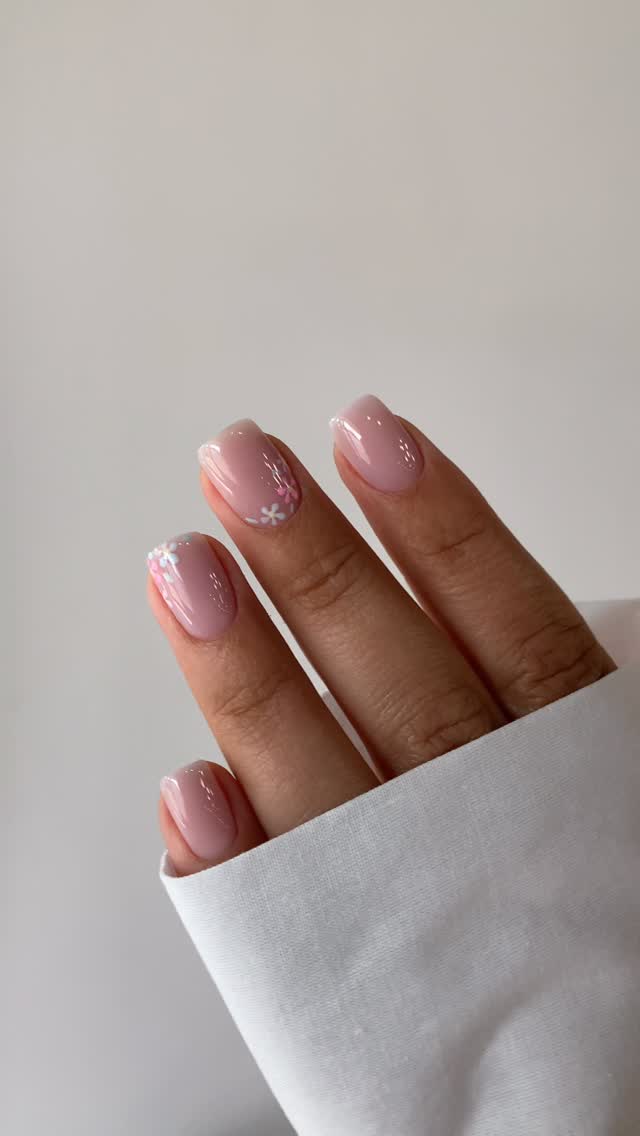 unhas delicadas para dia a dia