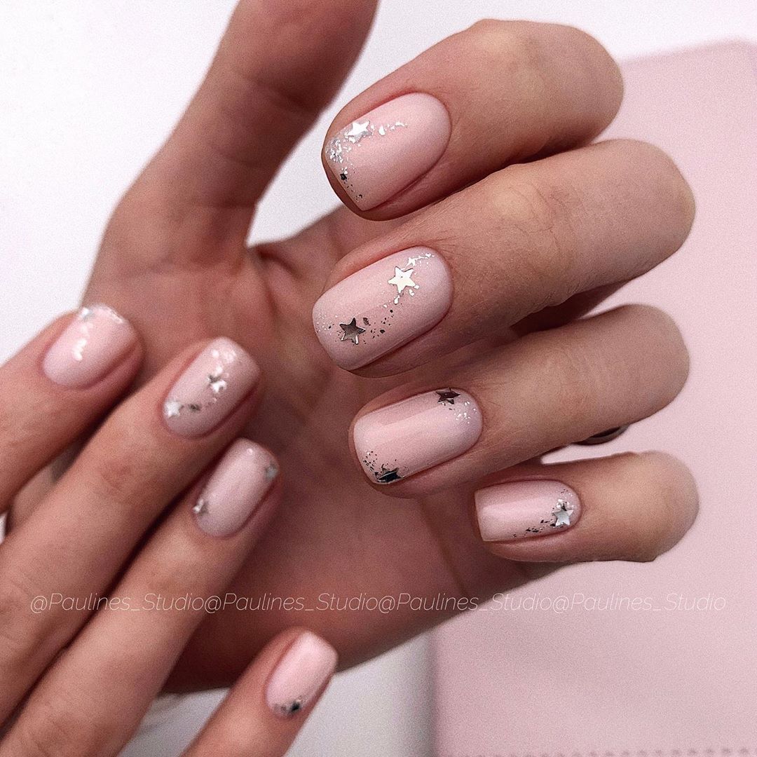 unhas minimalistas decoradas