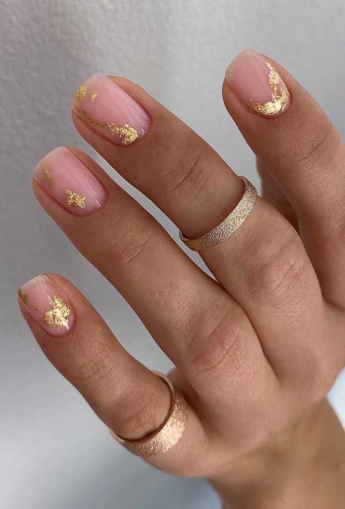 unhas amendoado delicadas