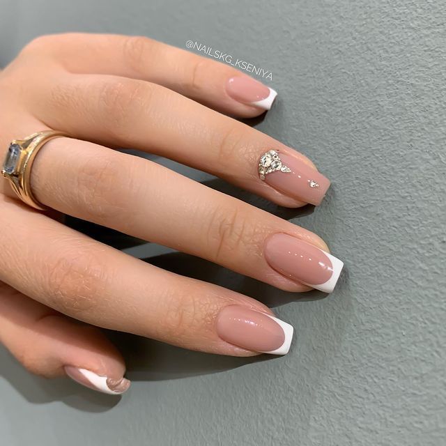 unhas clean girl