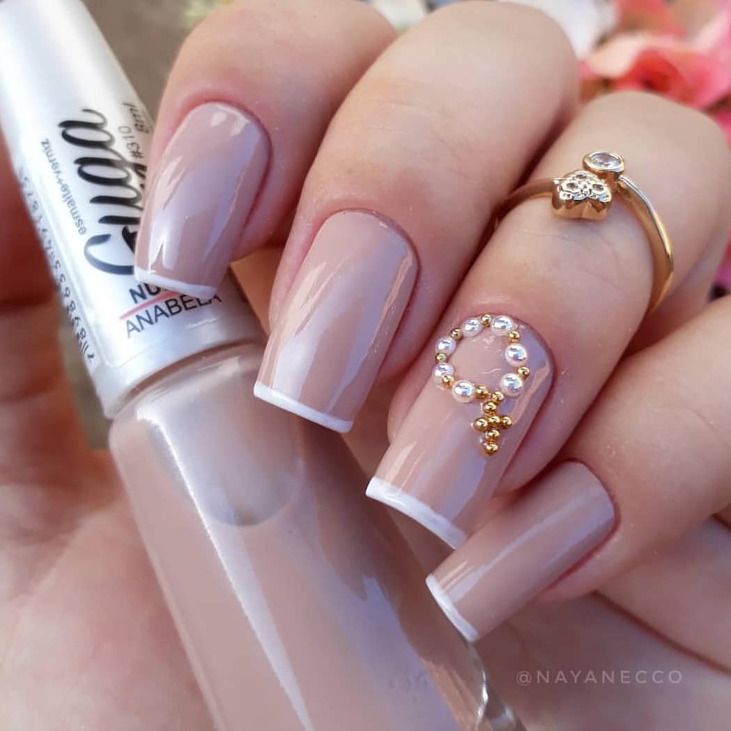 unhas amendoado delicadas