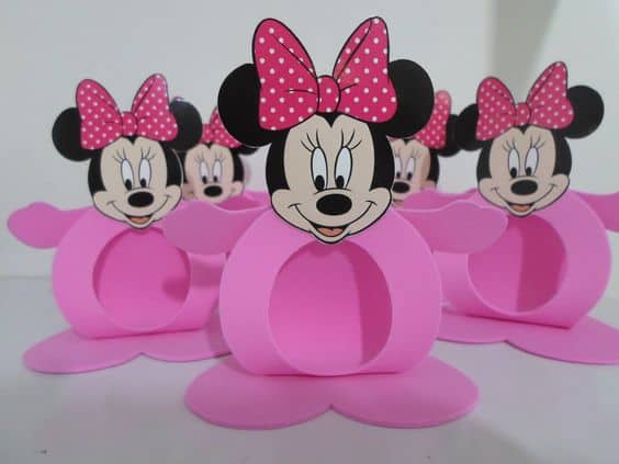 Dicas Essenciais para Trabalhar com EVA na Criação da Minnie Baby