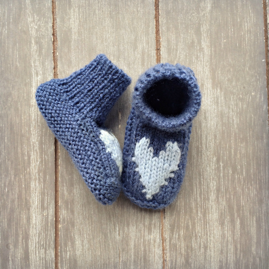 Os Melhores Canais do YouTube para Moldes de Sapatinhos de Bebê Grátis