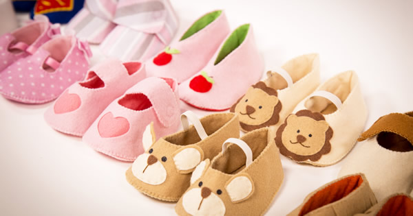 molde de sandalia de bebe em feltro