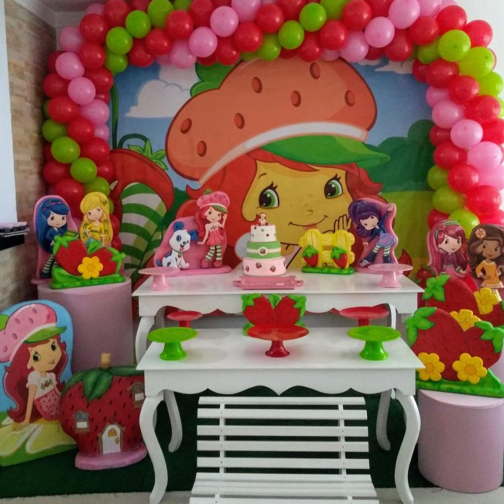 decoração moranguinho para 1 ano