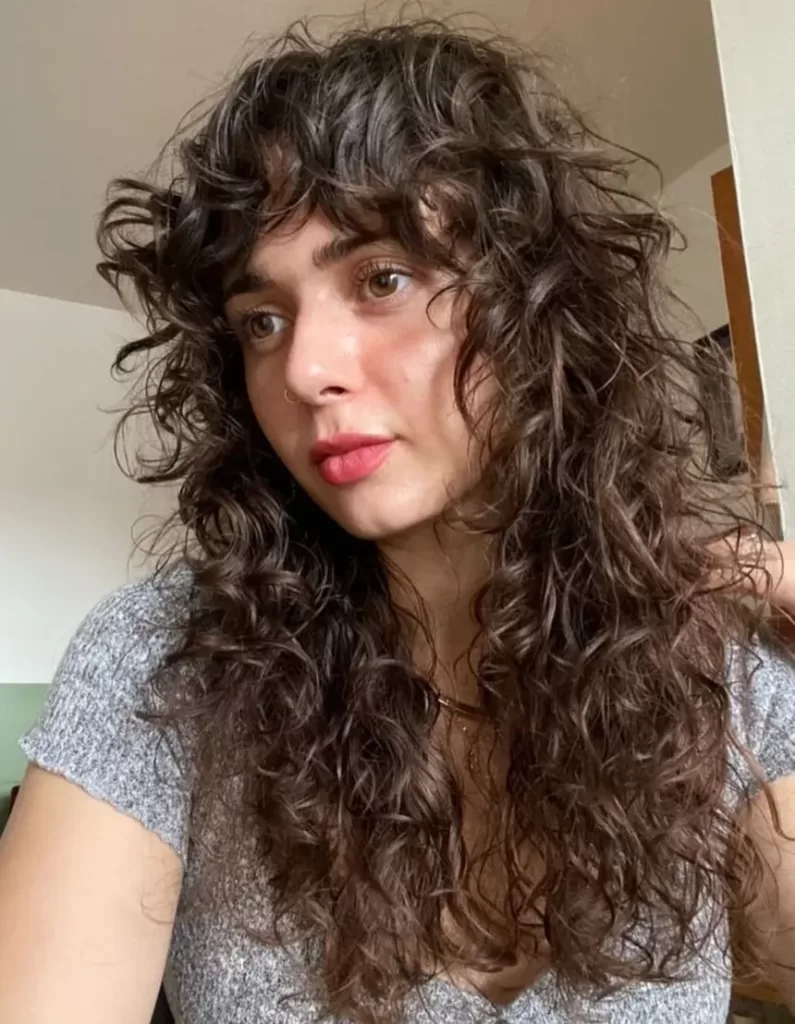 mullet cacheado feminino