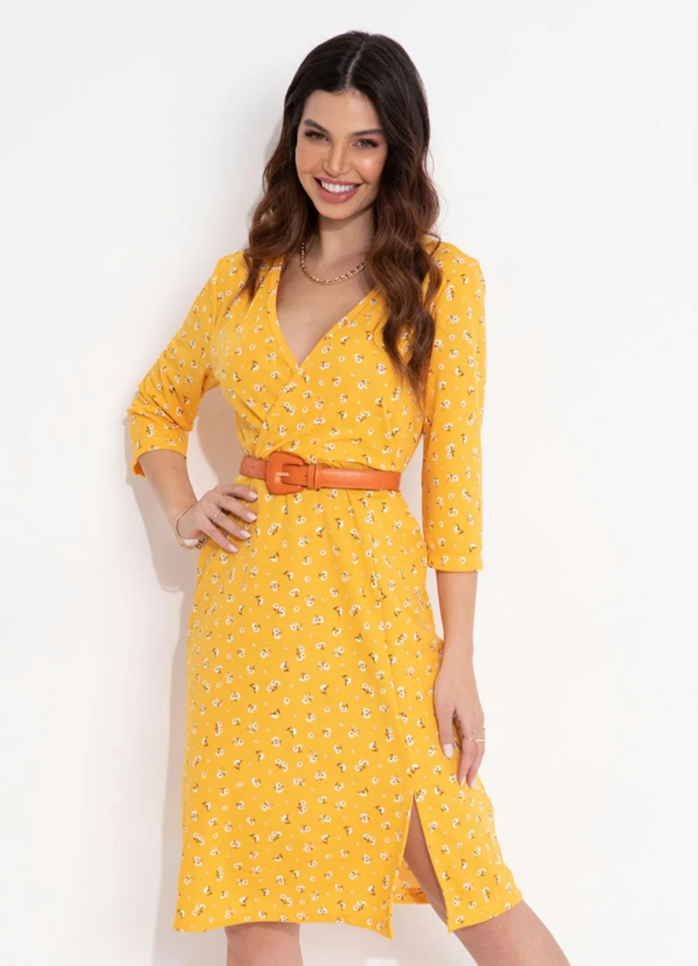 blusa laranja combina com que cor
