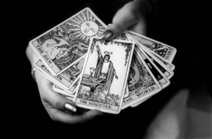 como perguntar ao tarot sobre um relacionamento específico