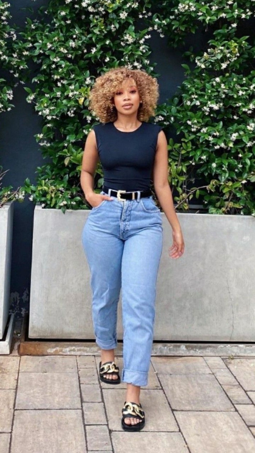 preço calça mom jeans