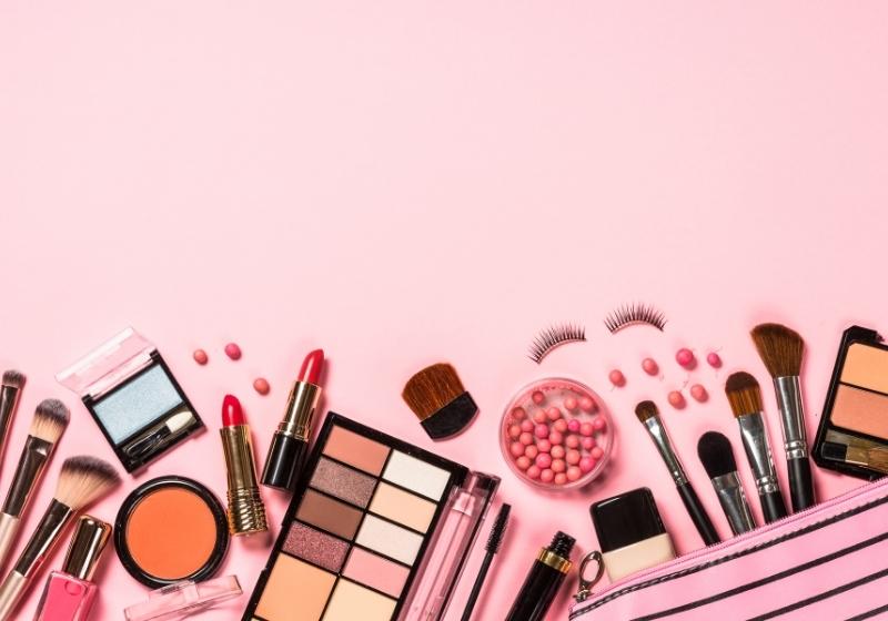 quanto custa um kit de maquiagem profissional completo