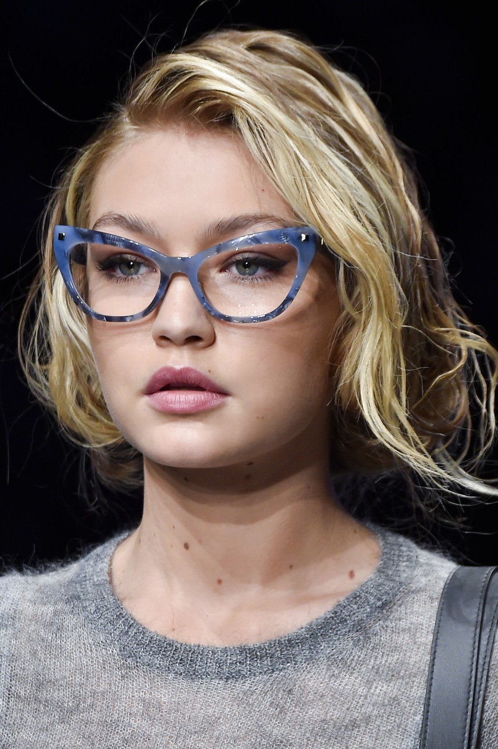 óculos de grau transparentes vs geométricos qual escolher