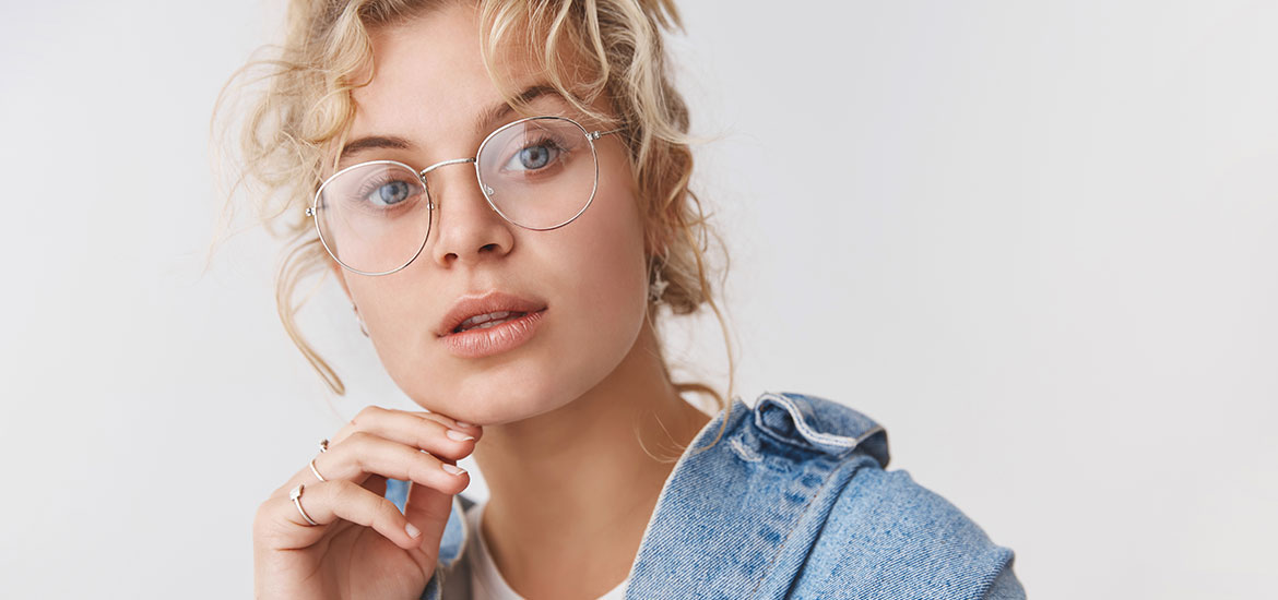 erros comuns ao escolher óculos de grau da moda