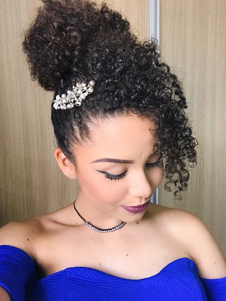 penteado cabelo cacheado madrinha casamento custo beneficio