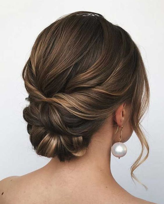 Coque baixo para casamento