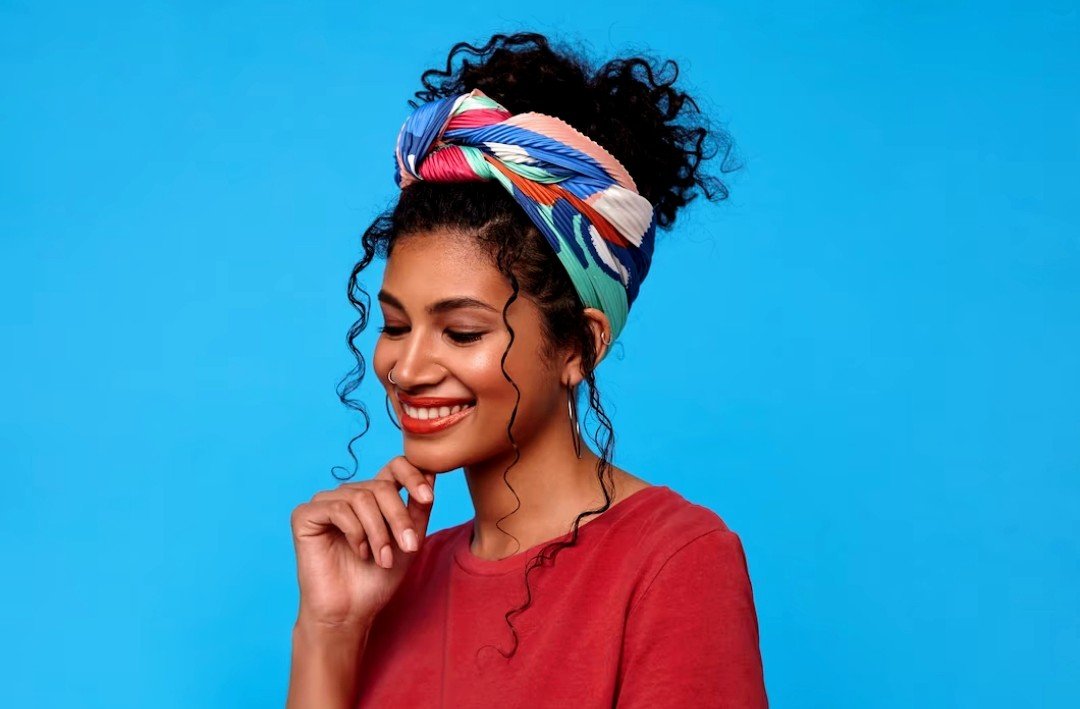 penteado de cabelo cacheado