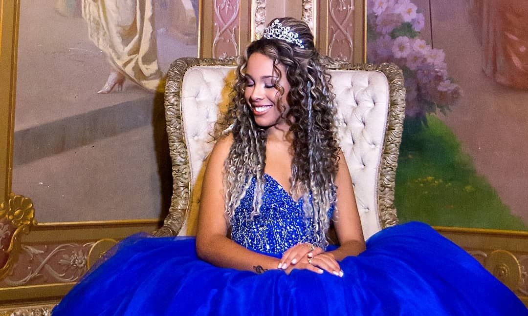 penteados faceis para cabelos cacheados dia a dia