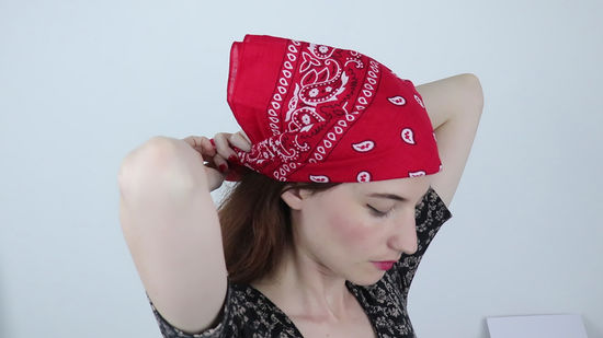 História da Bandana: De Símbolo Rebelde a Ícone Fashion