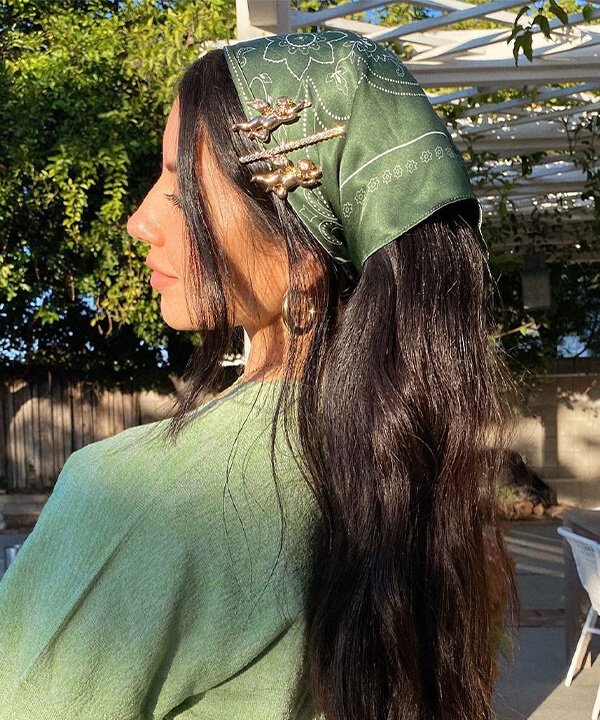 História da Bandana: De Símbolo Rebelde a Ícone Fashion