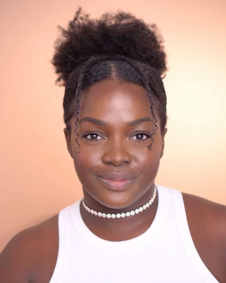 erros comuns ao fazer penteados em cabelo cacheado curto