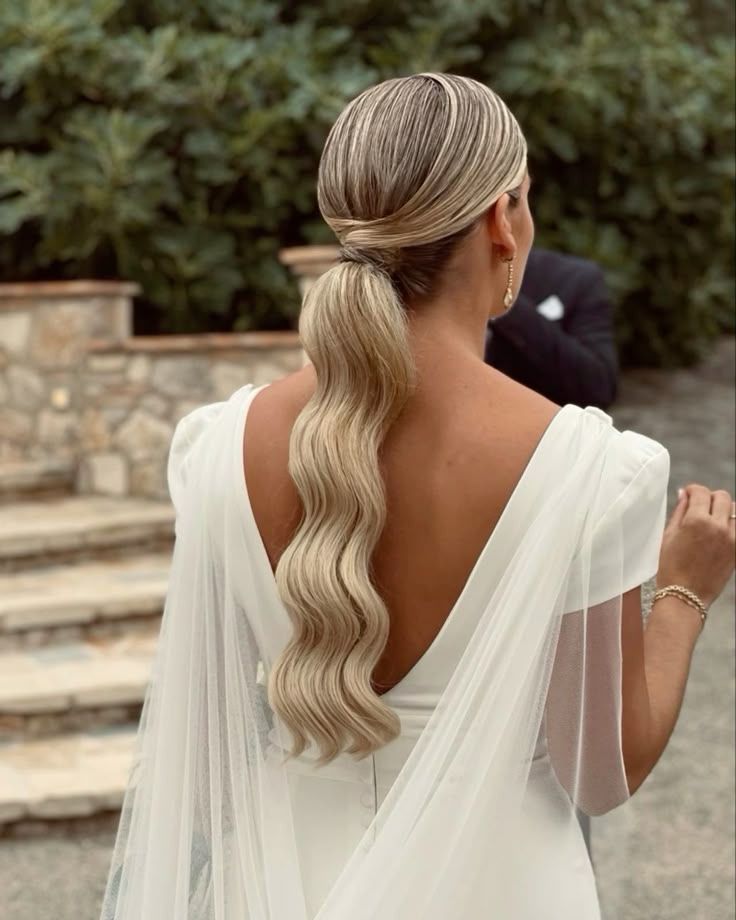 penteados para casamento com cabelo curto e véu