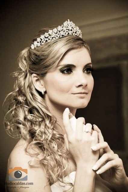 Onde Comprar Coroas e Tiaras de Debutante: Melhores Lojas Online