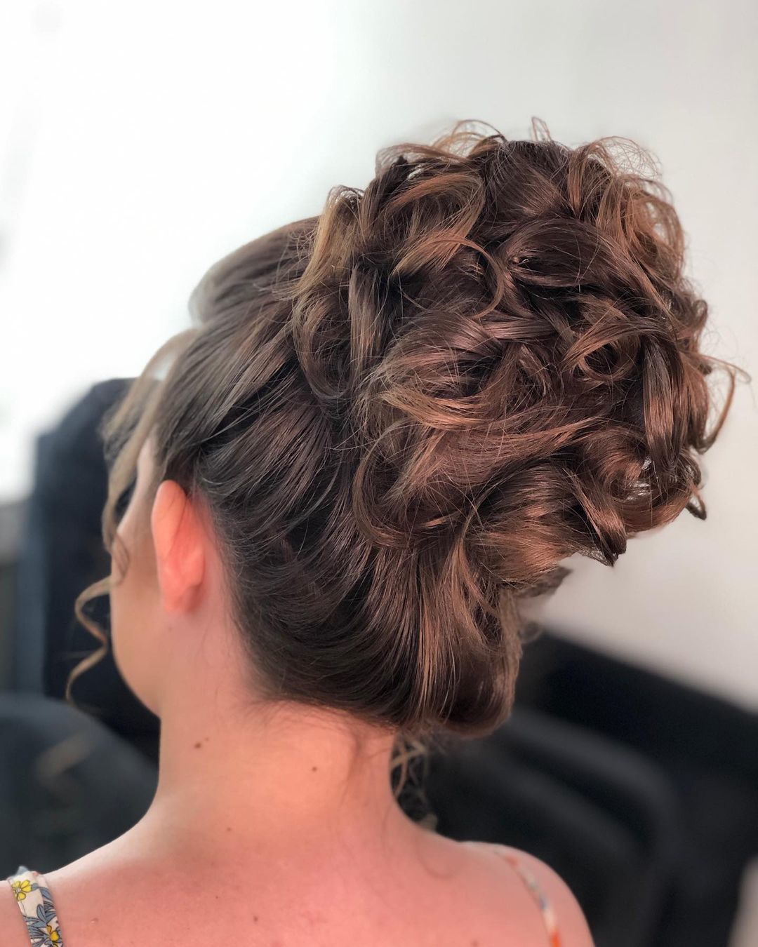 inspiração penteado madrinha casamento cacheado