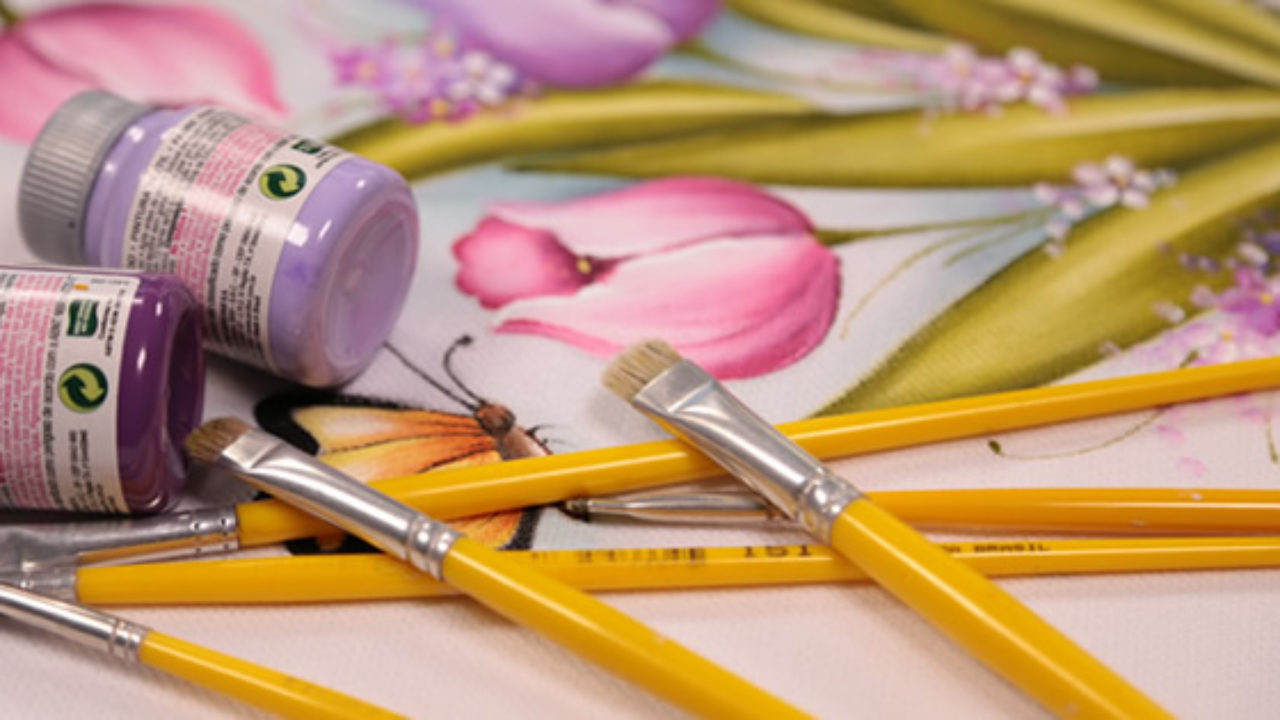 Pintura em tecido para iniciantes: guia de pincéis e tintas