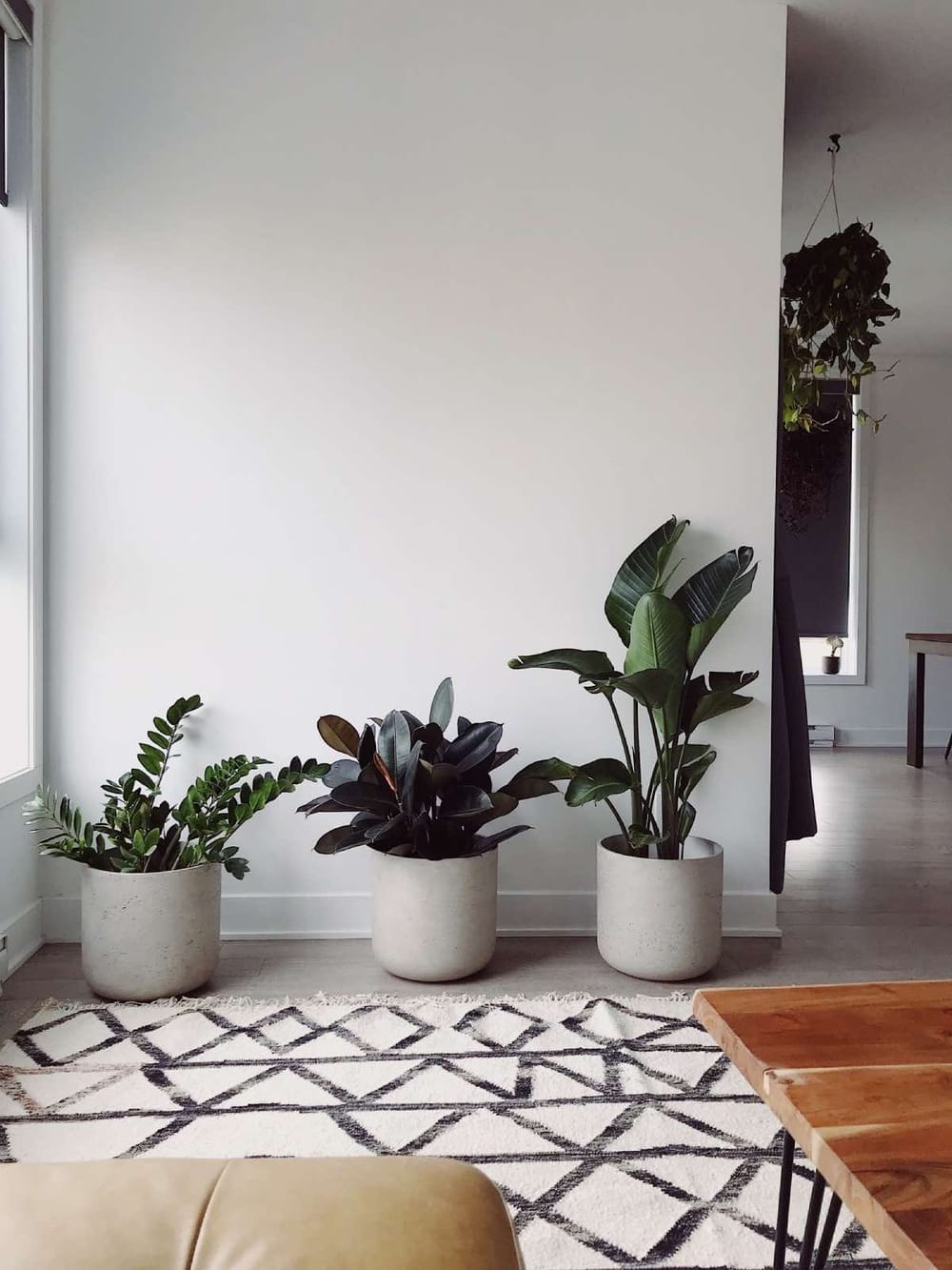 decoração com plantas artificiais na sala