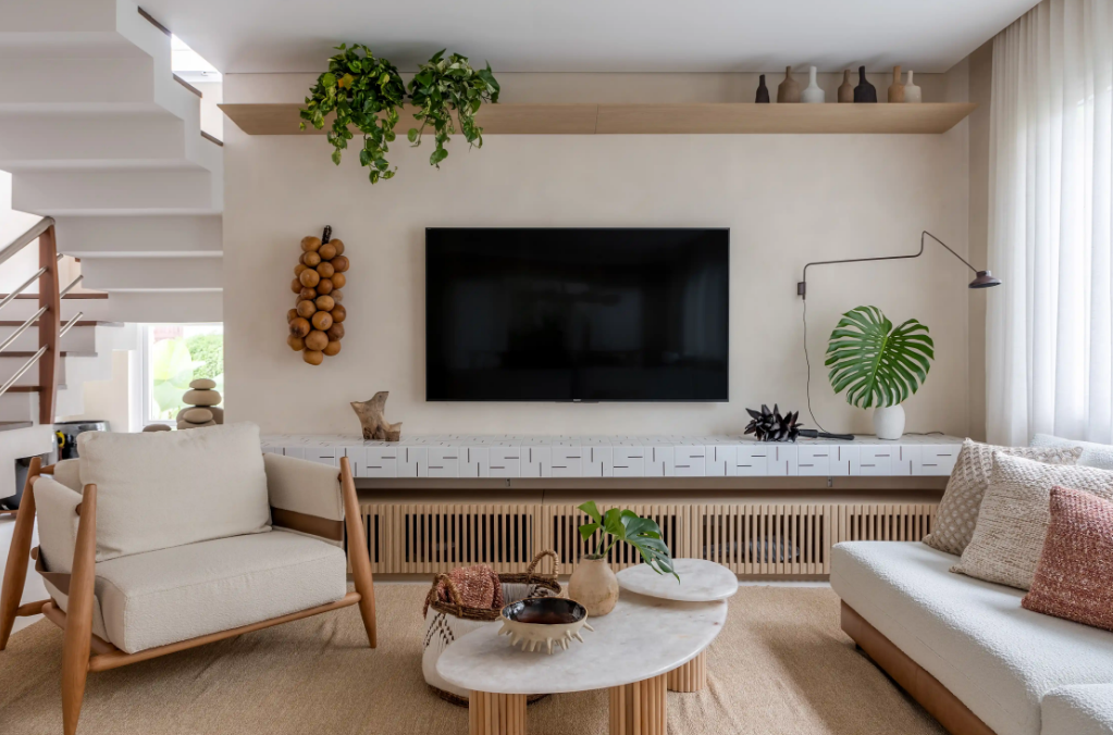 decoração com plantas artificiais na sala