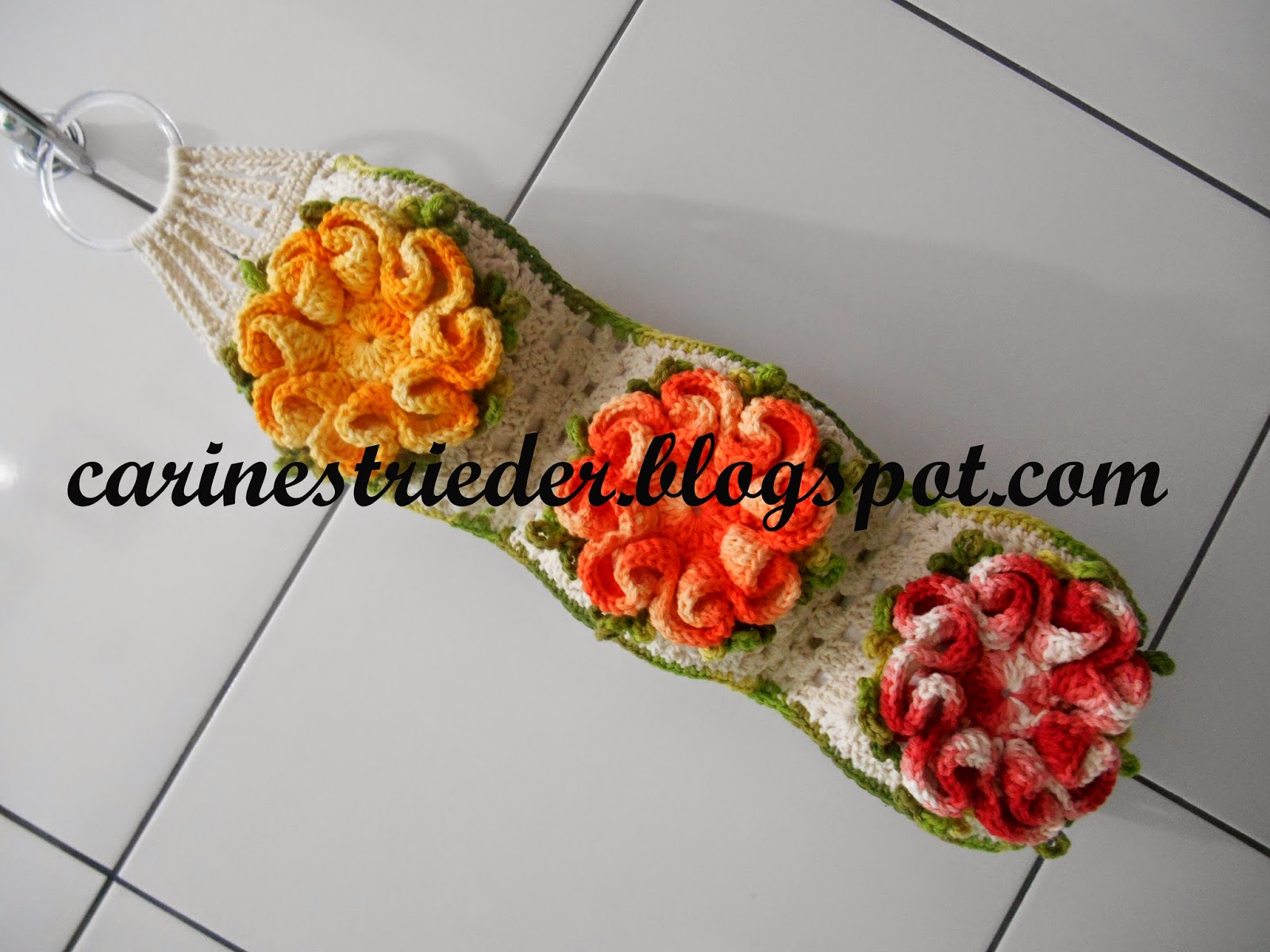 papeleira de crochê artesanal
