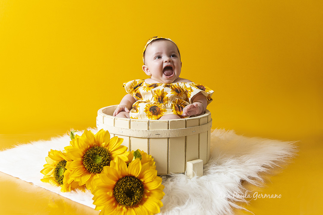 5 ideias de títulos para posts sobre ensaio de bebê de 5 meses:
1. 'Encantos de 5 Meses: Poses Criativas para Fotos Inesquecíveis'
2. 'Guia Completo: Como Capturar a Essência do Seu Bebê de 5 Meses'
3. 'Do Tummy Time ao Sorriso: Poses Essenciais para o Ensaio de 5 Meses'
4. 'Mesversário de 5 Meses: Ideias de Cenários e Poses que Encantam'
5. 'Segurança e Beleza: Dicas de Ouro para um Ensaio de Bebê de 5 Meses Perfeito'