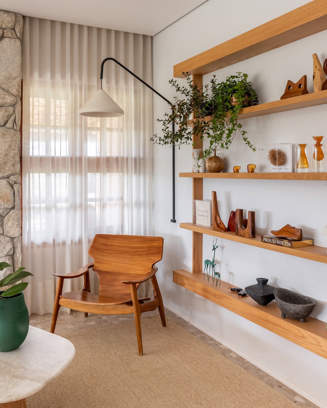 erros comuns ao decorar prateleira sala