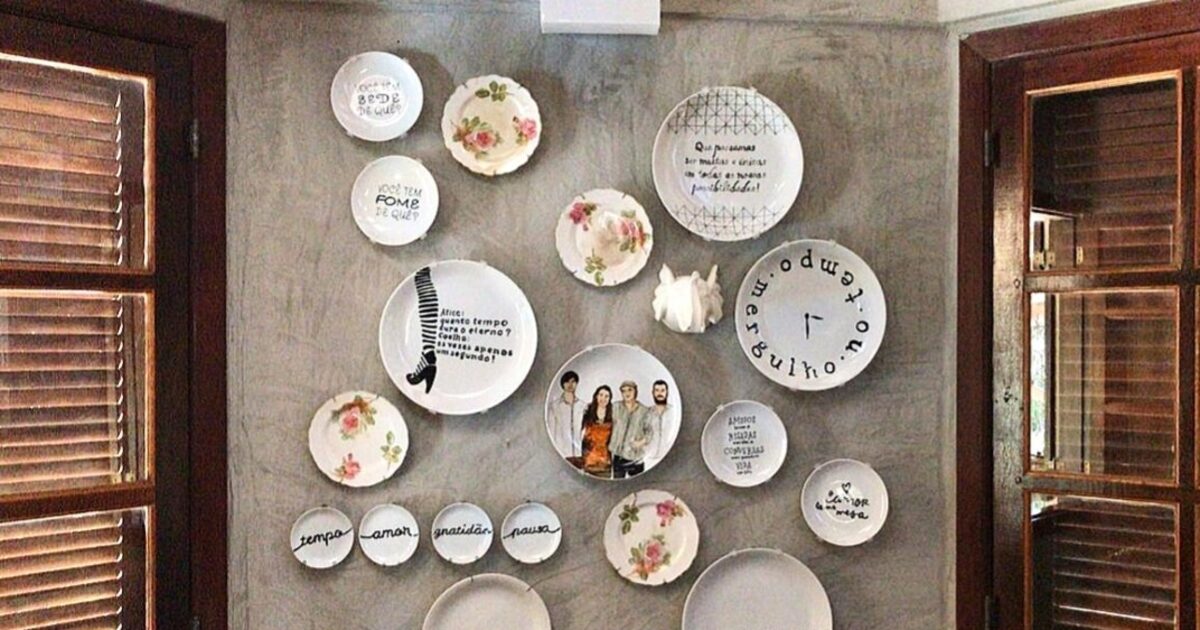 pratos decorativos para sala de jantar