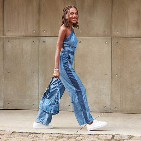 ideias de guarda roupa funcional com macacão jeans