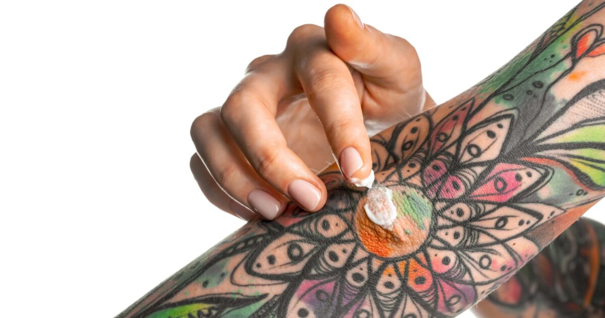 frequência de hidratação de tatuagem