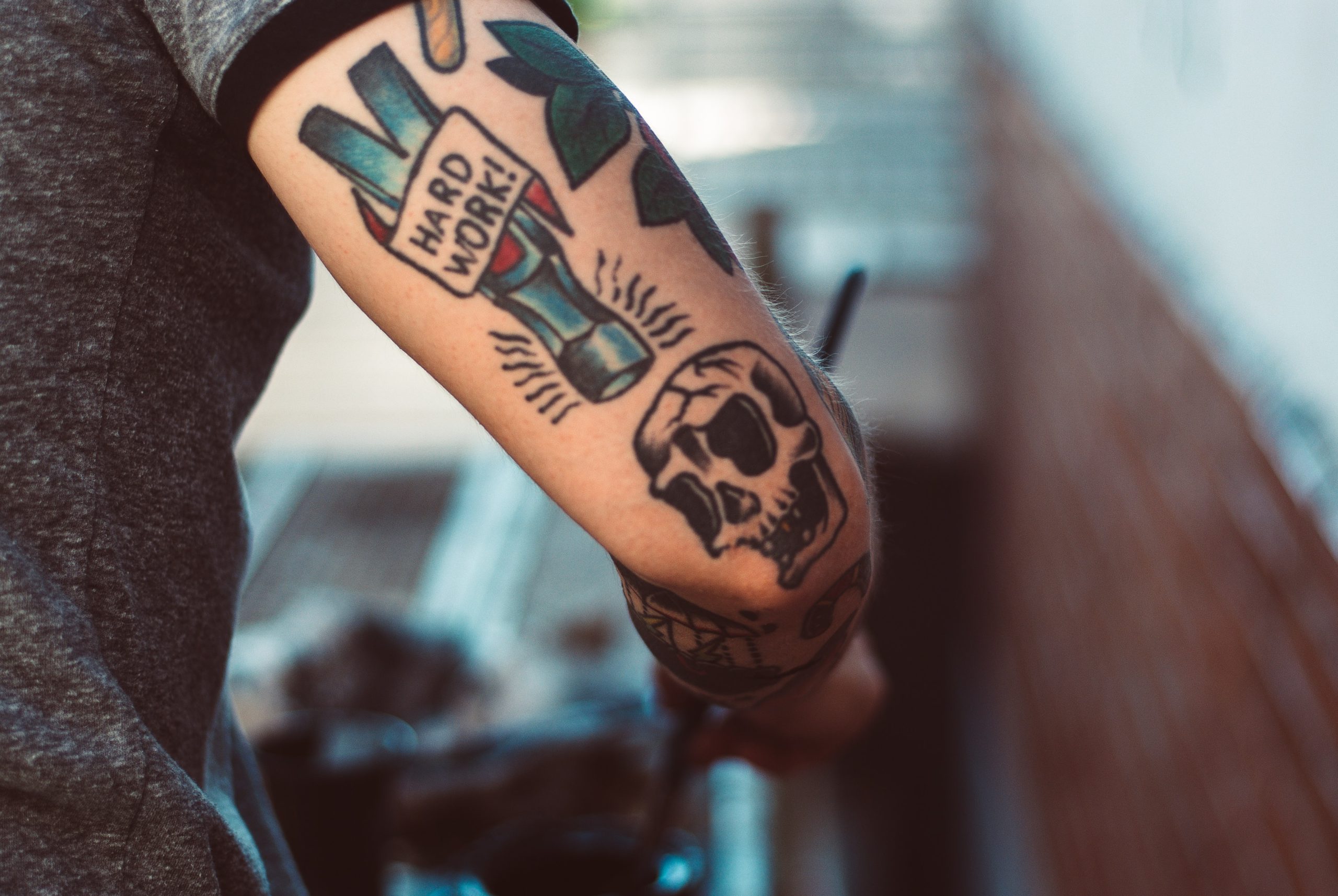 cuidados pós-tatuagem primeiros dias